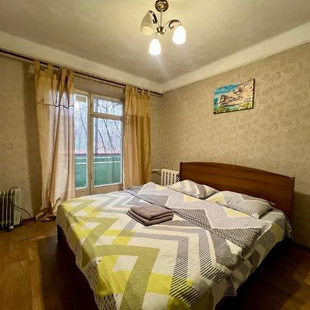 קייב Квартира Эконом-Класса Возле Метро Левобережная מראה חיצוני תמונה