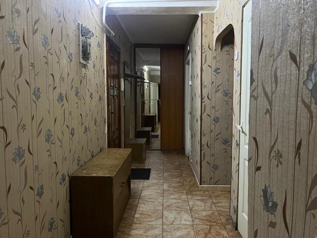 קייב Квартира Эконом-Класса Возле Метро Левобережная מראה חיצוני תמונה